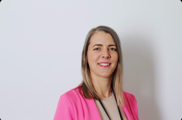 Ms. Fruzsina Homolka